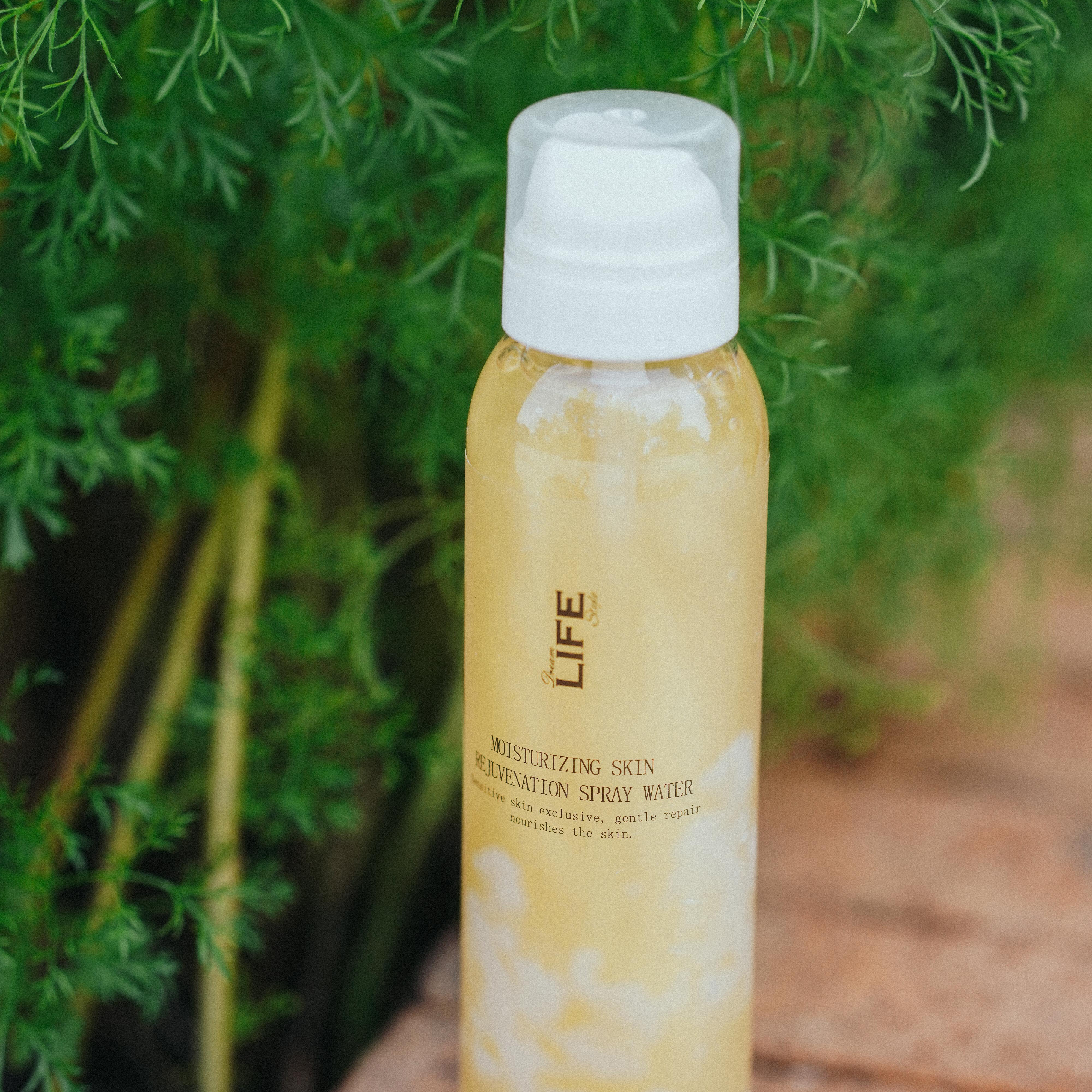 Life Moisturizing Skin Rejuvenation Spray water